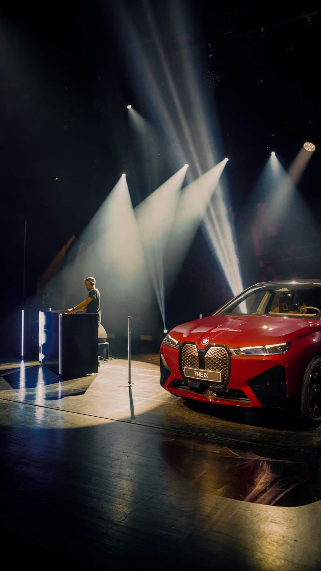 BMWのインスタグラム：「Turn up the volume and celebrate with a big New Year’s Eve performance by @einmusik_samuel! #BMW #NewYearsEve #Einmusik #PartySafe #electronicmusic」