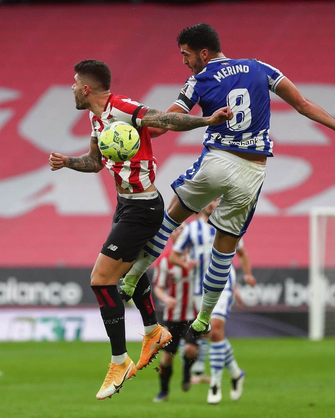 のインスタグラム：「La mejor forma de terminar el año!! Victoria en el derbi! Gran trabajo de todo el equipo! Con ganas de un 2021 ilusionante. Seguimos mejorando 📈💪🏽  The best way to finish the year! Win in the derby match! Looking forward to 2021. We keep getting better 📈💪🏽」