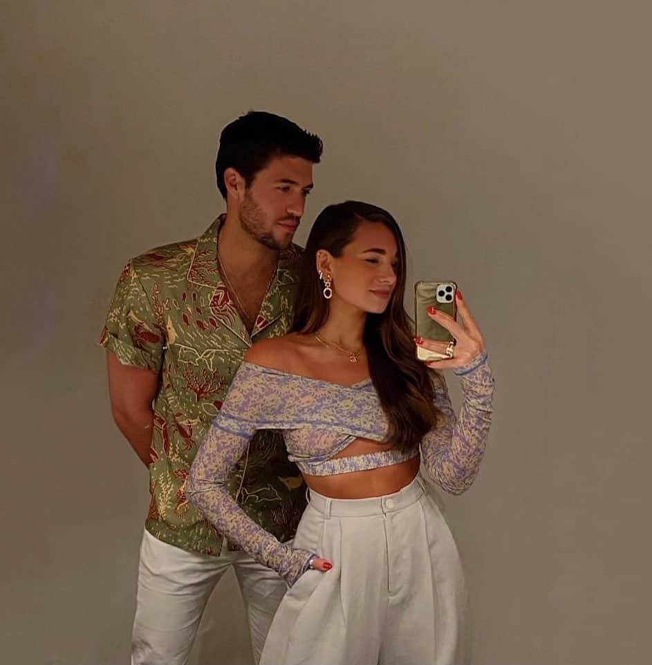 We Wore Whatのインスタグラム：「I heard fun couples wear fun prints 👍🏻」