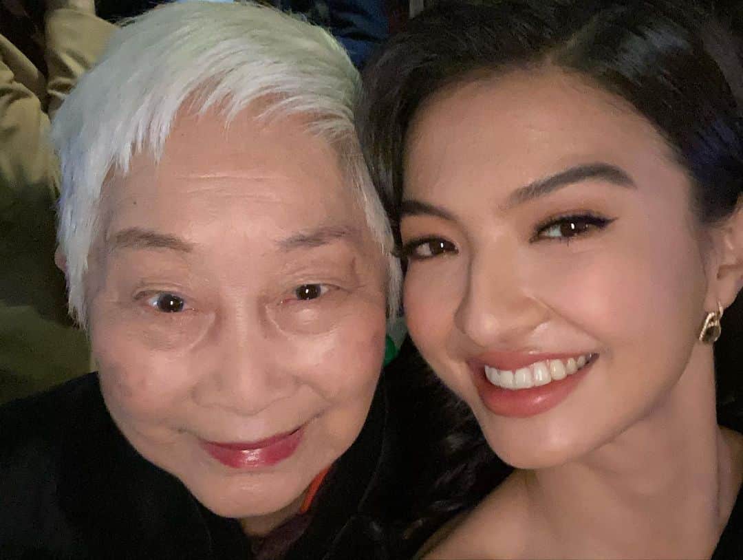 ラライン・シャーさんのインスタグラム写真 - (ラライン・シャーInstagram)「February 2020 I won an Oscar!   Just kidding! I was just being a parasite at the Parasite after party😝🥳  February 2020 gave the Asian entertainment industry its biggest compliments and love. The South Korean film Parasite won 4 academy awards including Best Picture and Best directing by Boon Joon Ho. A full Asian cast and crew’s hardwork and creative geniuses recognized by Hollywood and beyond, I watched history in the making. 2020 was looking splendid, so much hope.   Little did we know.. #2020 #neverforget」1月1日 2時16分 - ralineshah