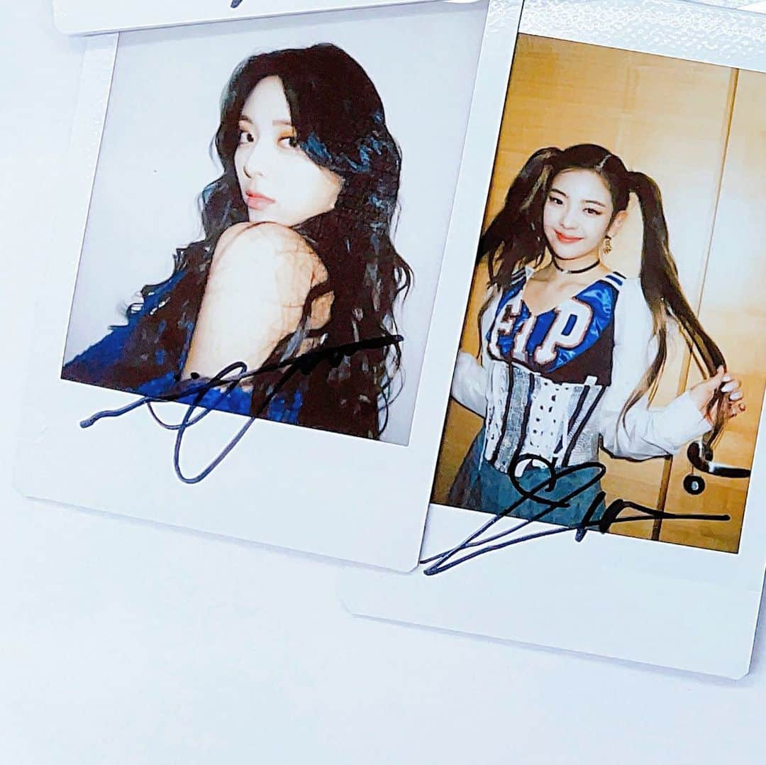 ITZYさんのインスタグラム写真 - (ITZYInstagram)「HAPPY NEW YEAR MIDZY💕  #ITZY #있지 #MIDZY #믿지 #RYUJIN #류진 #HappyNewYear」1月1日 2時22分 - itzy.all.in.us