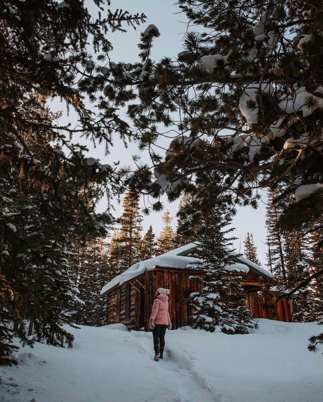 FOLKのインスタグラム：「... and a happy new year. The final favorites of 2020: 1.) @hannahrheaume 2.) @moners 3.) @josefwittibschlager 4.) @christiantrustrup 5.) @mariobroehl 6.) @setteetredieci」