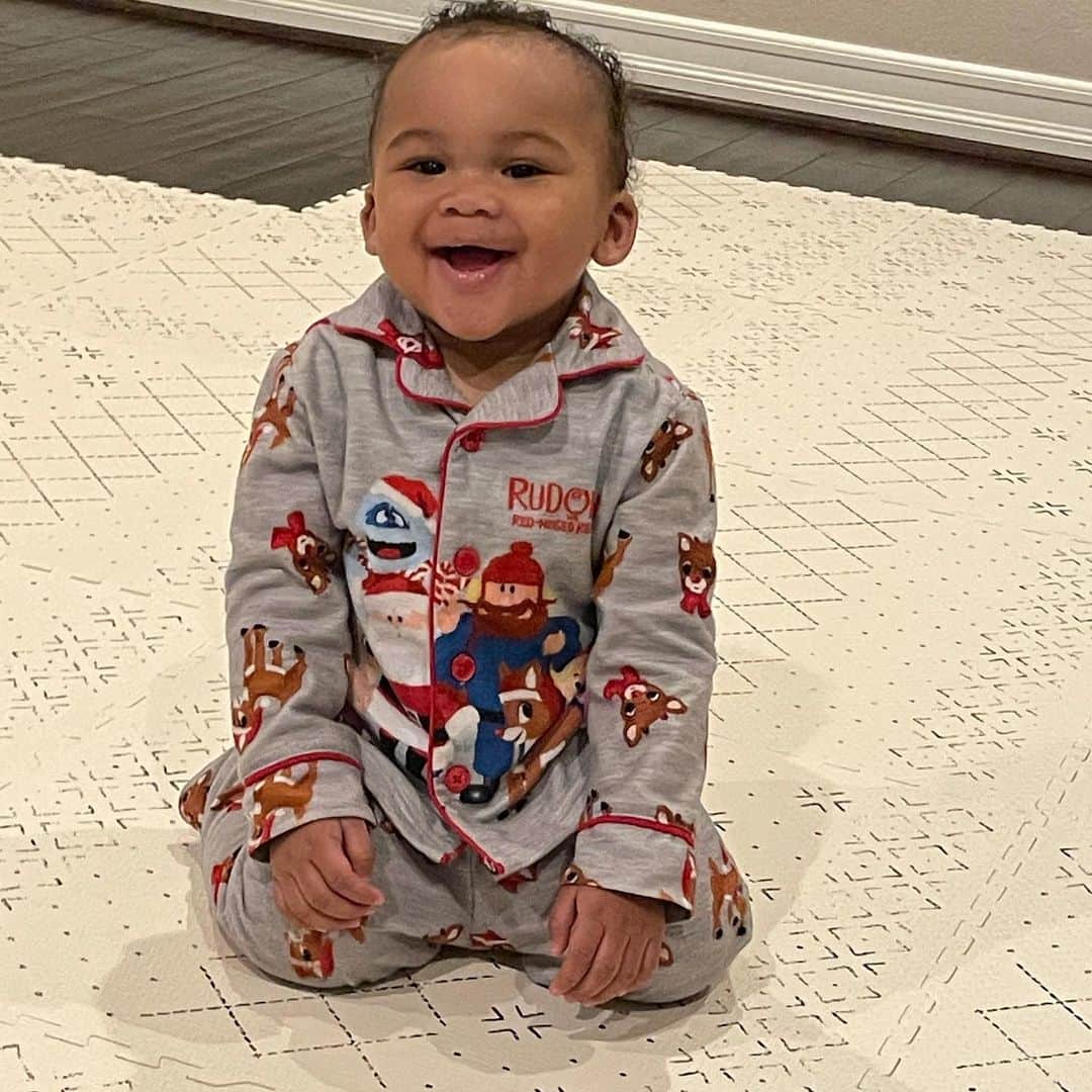 ルイス・ウィリアムスのインスタグラム：「Happy bday Syx Man!!! Big 1 today!! Keep smiling on em kid 😎」