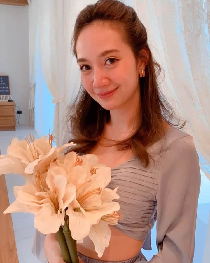 インヤのインスタグラム：「HAPPY NEW YEAR 2021 💙✨ 👗 @dy.sisters 💕 #happynewyear2021」