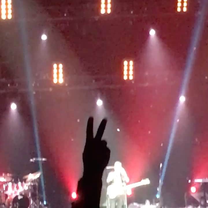 のインスタグラム：「Rock n’ Roll Baby  Vegas NYE 2016 ♥️😭 Love & Miss u dad」