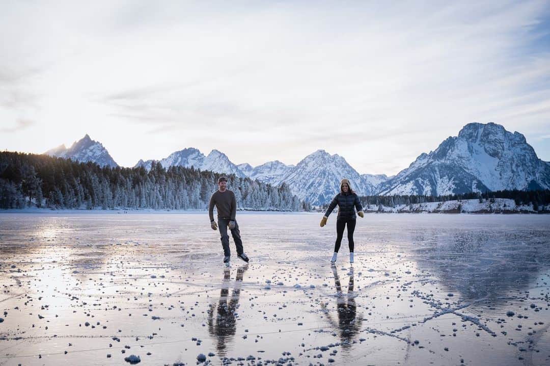 National Geographic Travelさんのインスタグラム写真 - (National Geographic TravelInstagram)「Photos and videos by @taylorglenn / In early December the conditions lined up just right, creating a very rare opportunity to glide across a frozen Jackson Lake in Grand Teton National Park. Ice skating is certainly common in Wyoming during the winter months but not so much here. One old-timer we met on the ice said he figured it was at least 20 years ago that he remembered this happening. It was a magical experience sliding around with friends and one I will never forget. Swipe through the gallery for more from this incredible evening on the ice. Follow @taylorglenn for more from #Wyoming and beyond. #grandtetonnationalpark #iceskating #iceskater」1月1日 2時49分 - natgeotravel