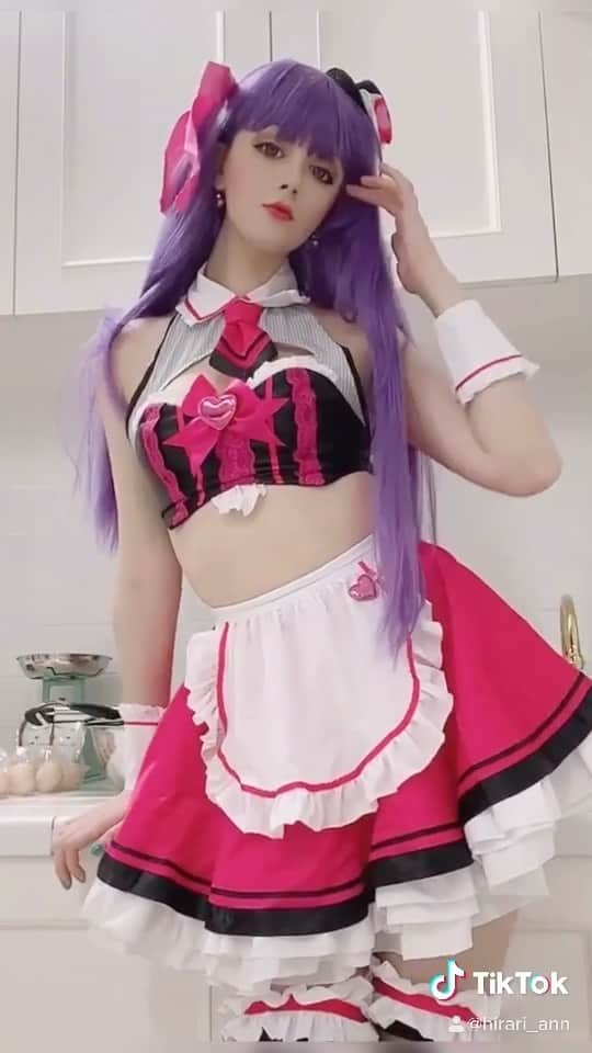 Hirari Ann（ヒラリー アン）のインスタグラム：「Last day of 2020 you think we will make it to tomorrow? #explore #cosplay」