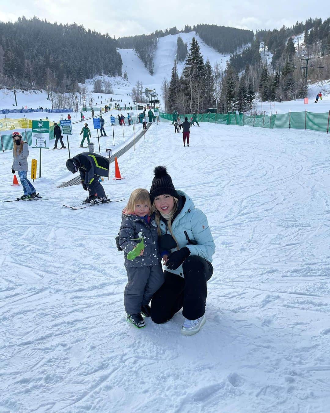 Sascha Barbozaのインスタグラム：「Terminando el 2020 como espero que sea el 2021! Crucemos los dedos✌🏼❤️☃️」