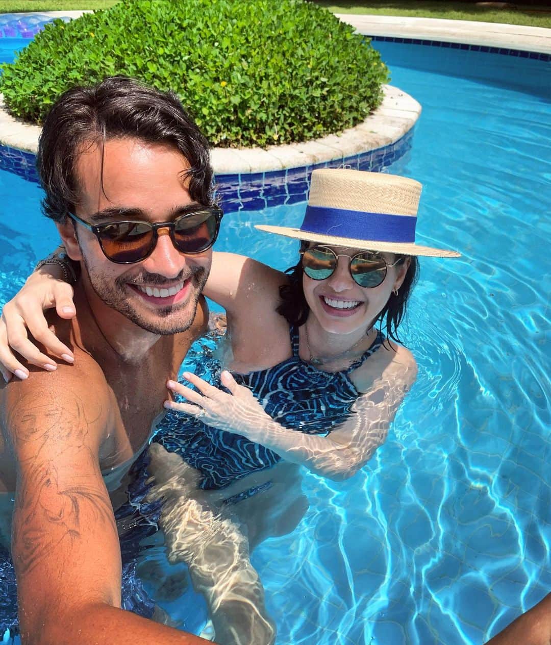 ステファニー・ブリットのインスタグラム：「Papai e mamãe 💙」