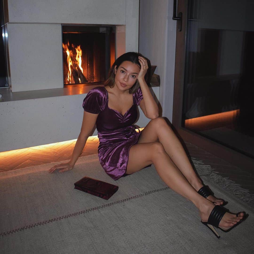 フレンチコネクションのインスタグラム：「Staying in, dressing up & going into 2021 in style (& sweet velvet dresses), as seen on @denis✨📷  #FrenchConnection #MyFC」