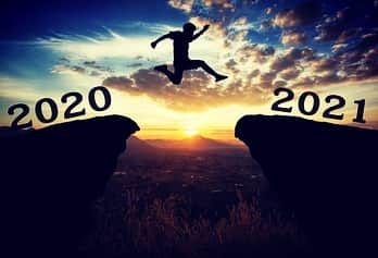ジョエル・ロブレスのインスタグラム：「Dejamos atrás el 2020, un año que estará en el recuerdo de tod@s, que hará que el 2021 lo afrontemos con fuerza y alegría.  Os deseo mucha salud para tod@s y feliz 2021 😀  #noscomemosel2021 #contodo😀」