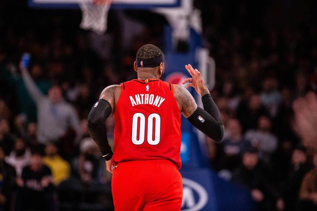 カーメロ・アンソニーのインスタグラム：「Missing The Energy Of The Crowd, But The Goal Is Still The Same. #TBT #STAYME7O」