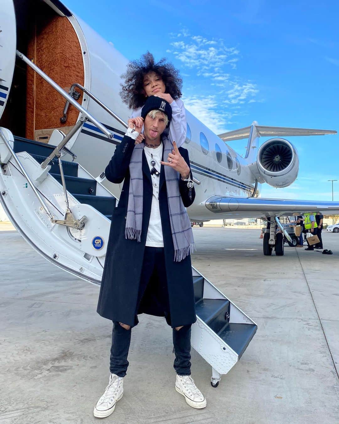 Young Gunnerさんのインスタグラム写真 - (Young GunnerInstagram)「taking her to see ...