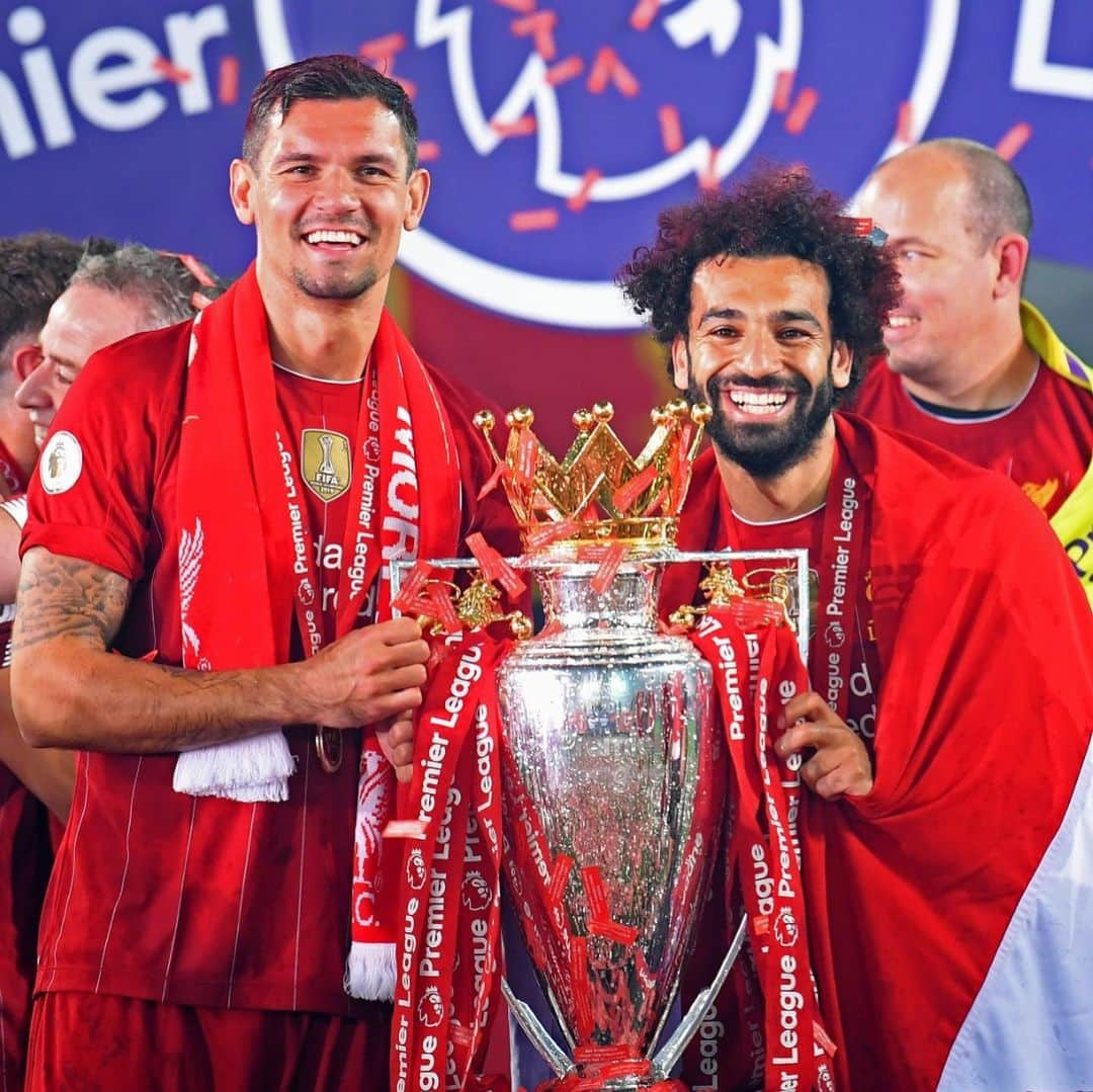 リヴァプールFCさんのインスタグラム写真 - (リヴァプールFCInstagram)「Before we head into 2021, enjoy a final look back at a very special night in 2020 ✨✨ #YNWA #LFC #LiverpoolFC #Liverpool #LFCChampions #NewYear」1月1日 4時10分 - liverpoolfc