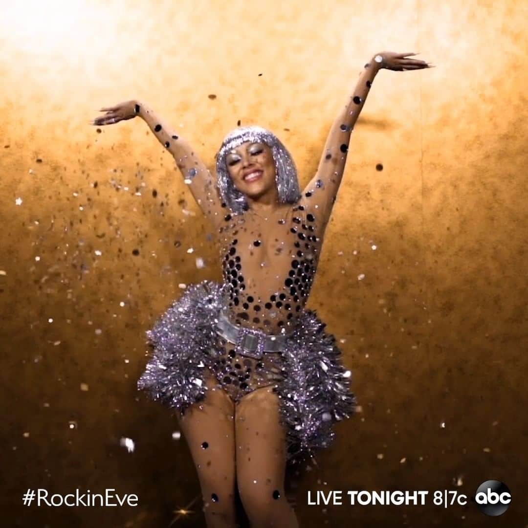 アメリカン・ブロードキャスティング・カンパニーのインスタグラム：「2021 is almost here! Celebrate the new year with performances from your favorite artists and MORE, tonight at 8|7c on #RockinEve!」