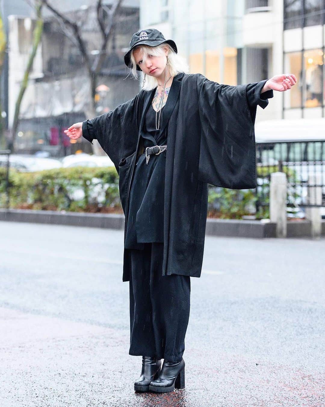 Harajuku Japanさんのインスタグラム写真 - (Harajuku JapanInstagram)「Mary (@themaryocean) is a Russian fashion model who came to Japan in early 2020 for a three month work assignment. She got stuck in Japan when the pandemic hit and has been here for nearly a year now. She first caught our eye in Harajuku when we noticed her large colorful cherry blossom chest tattoos.  Our first street snap of Mary was in February. We've street snapped her many times since then and she has become a part of the Harajuku street fashion community, making many friends. Since getting stuck in Japan, she's modeled for top Japanese designers and mags including CDG, Mikio Sakabe, and Sacai. Mary didn't plan to be stuck in Japan, but like everyone else this year, she's tried to make the best of it.  2020 has been a tragic year, but we're thankful for the new friends we've made and all of the small good things amidst the big bad things.  Happy New Year and we wish you all a great 2021!!!!」1月1日 4時06分 - tokyofashion