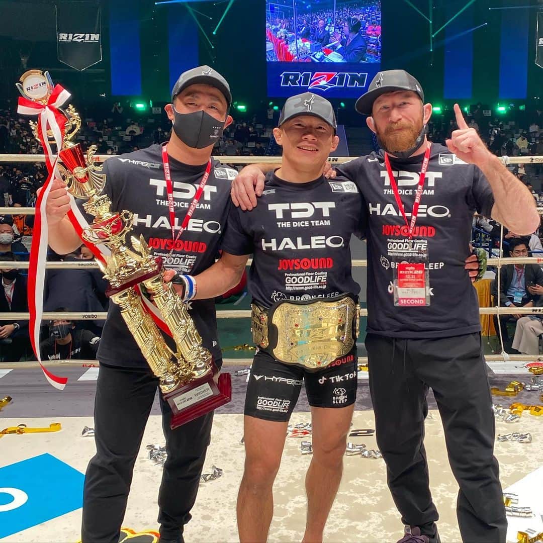 堀口恭司のインスタグラム：「やってやりました！！ 応援ありがとうございました！！ #RIZIN26」