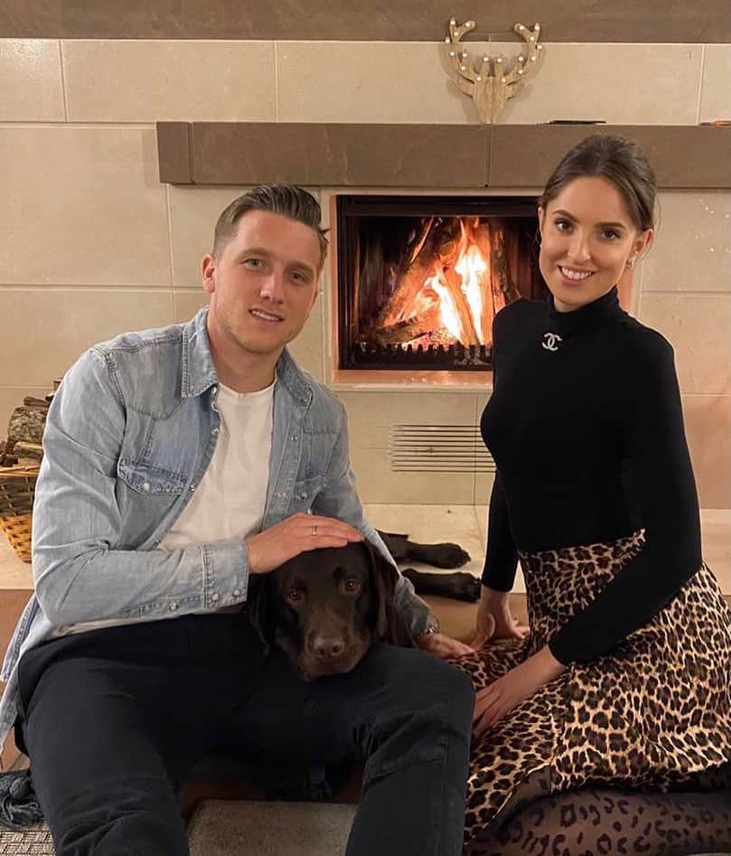 ピオトル・ジエリンスキのインスタグラム：「Niech Nowy Rok będzie dla Nas wszystkich bardziej serdeczny 🎉zdrowia i szczęścia w 2021 🥂」