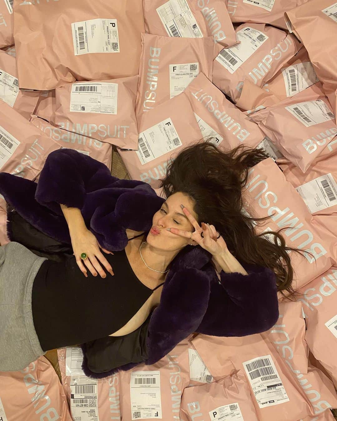 ニコール・トルンフィオのインスタグラム：「My biggest accomplishment in 2020 was bringing women @BUMPSUIT 🤰🏻This company is a second skin, answering your requests is a pleasure, hearing your feedback and reviews has made my heart expand! I’m here for you, I am here to serve! I promise to make you look good and feel good, and to support you, during all seasons of womanhood, that is my drive. There were so many things I couldn’t access while going through the stages of my pregnancies and post partum.... but now you can count on us to make all your wants and needs accessible at bumpsuit.co 🤰🏻🤰🏼🤰🏽🤰🏾🤰🏿🧜🏾‍♂️ SO many new products coming in 2021. But I do want to thank you 2020, for making this dream a reality, and bringing it to woman all over the world 🌎 #bumpsuit #2021 #maternityfashion #shapewear #maternity #postpartumbody #postpartumjourney #postpartum」