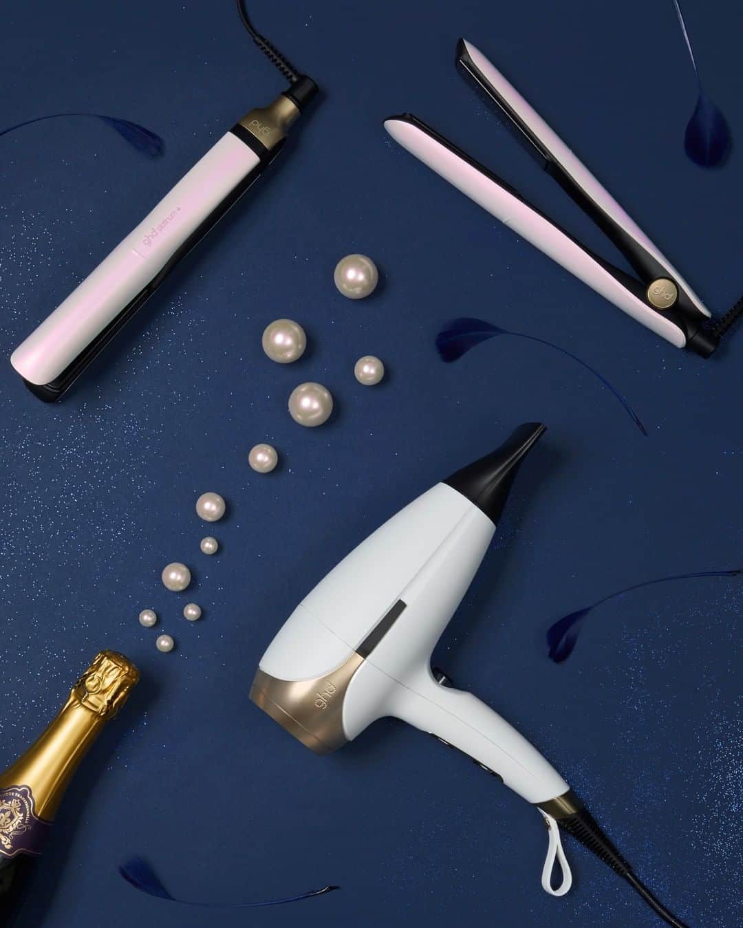 ghd hairさんのインスタグラム写真 - (ghd hairInstagram)「3, 2, 1…Happy New Year! It's almost time to say goodbye to 2020 🥂  Here’s to plenty of good hair days in 2021 💛​  #ghd #goodhairday #happynewyear #2021 #letscelebrate」1月1日 5時30分 - ghdhair