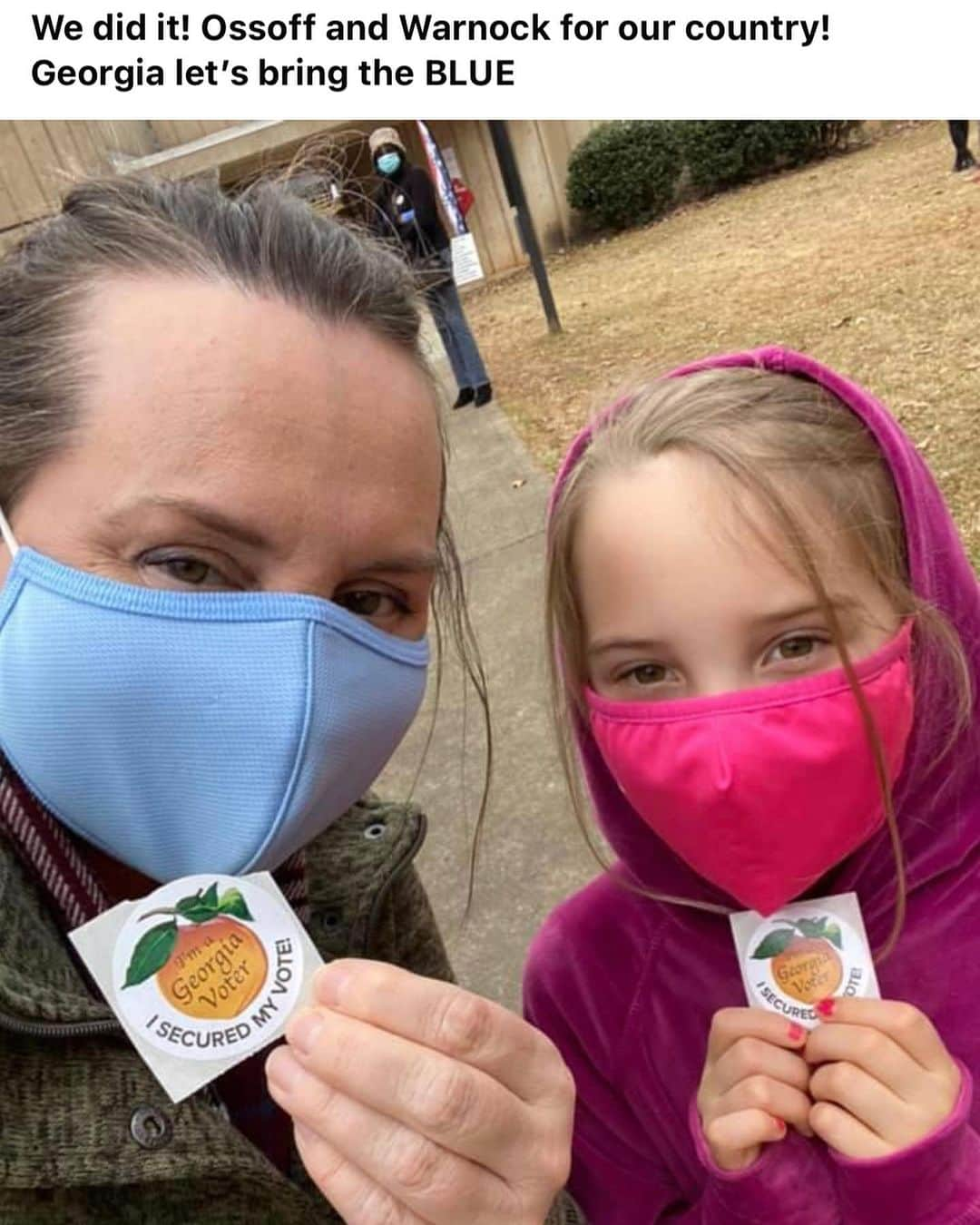 デブラ・メッシングさんのインスタグラム写真 - (デブラ・メッシングInstagram)「MORE beautiful FACES OF CHANGE from the last day of early voting in #Georgia!!   🔥STAY IN LINE! If you are I n line before the polls close they MUST let you vote.   🔥HUNGRY? @PizzaToThePolls will deliver FREE* PIZZA to those in long lines!  🔥ACCESSABILITY -if you have a bad hip, an i jury that makes it hard to stand for long periods of time ?  Cut the line. Ask for the “accessability entrance “ and you will vote immediately. It’s the LAW.  If you have ANY PROBLEMS or QUESTIONS call 866-OUR-VOTE .  @jonossoff @raphaelwarnock @georgiademocrat @blklivesmatter @whenweallvote  #everyvotecounts #georgiaRising  #georgiaonmymind #georgiapeach #atlanta #savannah #Dekalb #Cobb #bibbcounty #JonOssoff #RaphaelWarnock #civilrights #votingrights #johnlewis #goodtrouble #COVID19 Relief #veterans #climate #FlipTheSenate #senate #vote #election #BlueWave #ossoff #warnock #BidenHarris 🇺🇸」1月1日 6時02分 - therealdebramessing