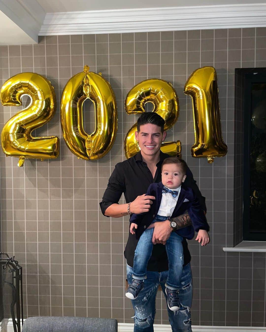 ハメス・ロドリゲスのインスタグラム：「Feliz año para todos les deseo mucha salud y bendiciones para el 2021.」