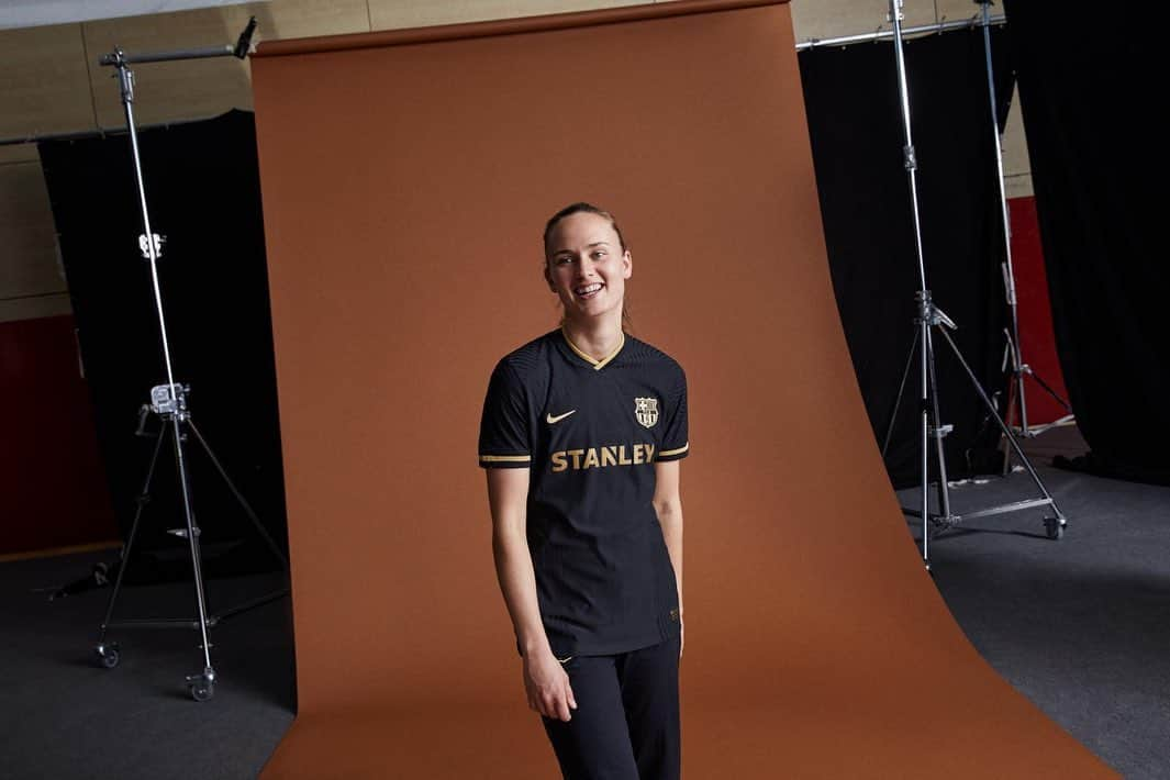 Caroline Graham Hansenさんのインスタグラム写真 - (Caroline Graham HansenInstagram)「A small behind the scene of 2020! Thank you for all that this different year has given. It’s been a challenge. A challenge that have given some fantastic results on the field which I’m very thankful for. It’s been a year where friends and family has been far away, but close by heart. This year was different and so will the Next year be. I hope and wish for the better. A better where we can finally hug and be close not only by heart, but also physically. Until then be kind to on an other  Happy new year! #gracias」1月1日 6時36分 - graham95