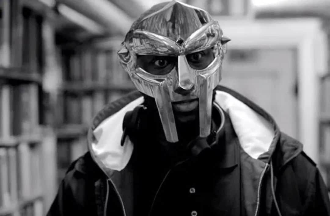 DJプレミアさんのインスタグラム写真 - (DJプレミアInstagram)「TO JASMINE KEEPIN' IT QUIET FOR A REASON... A SAD LOSS OF OUR GREAT HIP HOP ICONS... @mfdoom SALUTE YOUR FAMILY AND YOUR LEGACY... OCTOBER 31, 2020... 🙏🏾👑🕊」1月1日 6時46分 - djpremier