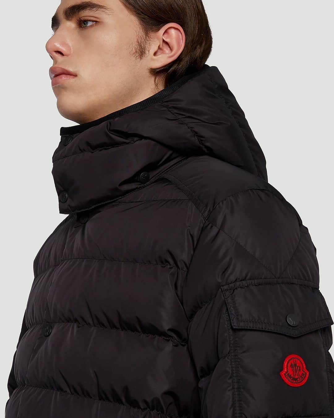 エルエヌシーシーのインスタグラム：「Moncler is world-renowned for its superior craftsmanship, rich history and its effortless ability to merge function with fashion. With a commitment to include more sustainable products to its range, @moncler present the Dabos Puffer Jacket, crafted from recycled nylon in a water-resistant finish.  Explore our curated selection of new season conscious puffer jackets and coats from Moncler online now.」
