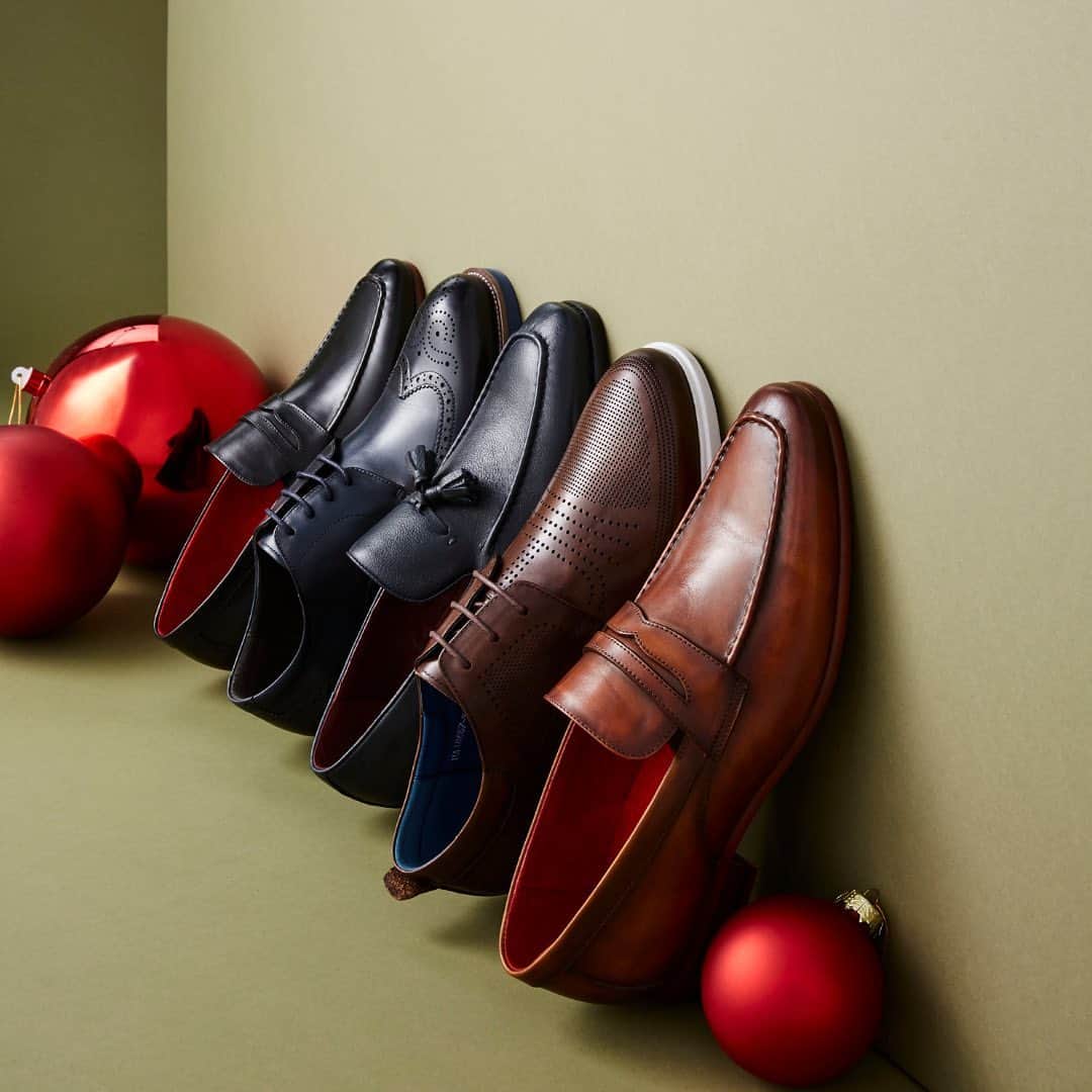 ペリーエリスのインスタグラム：「Celebrate in style tonight with new season loafer styles. Which style is your pick?  #LifeReadySince1976」