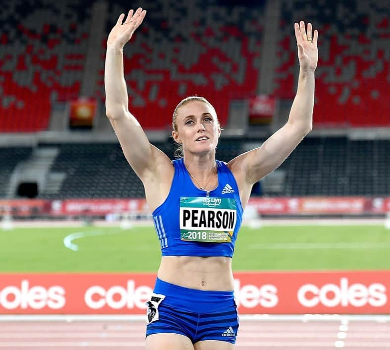 サリー・ピアソンさんのインスタグラム写真 - (サリー・ピアソンInstagram)「Waving goodbye to 2020 like... 😂😂 Happy New Year everyone!」1月1日 7時21分 - sallypearson