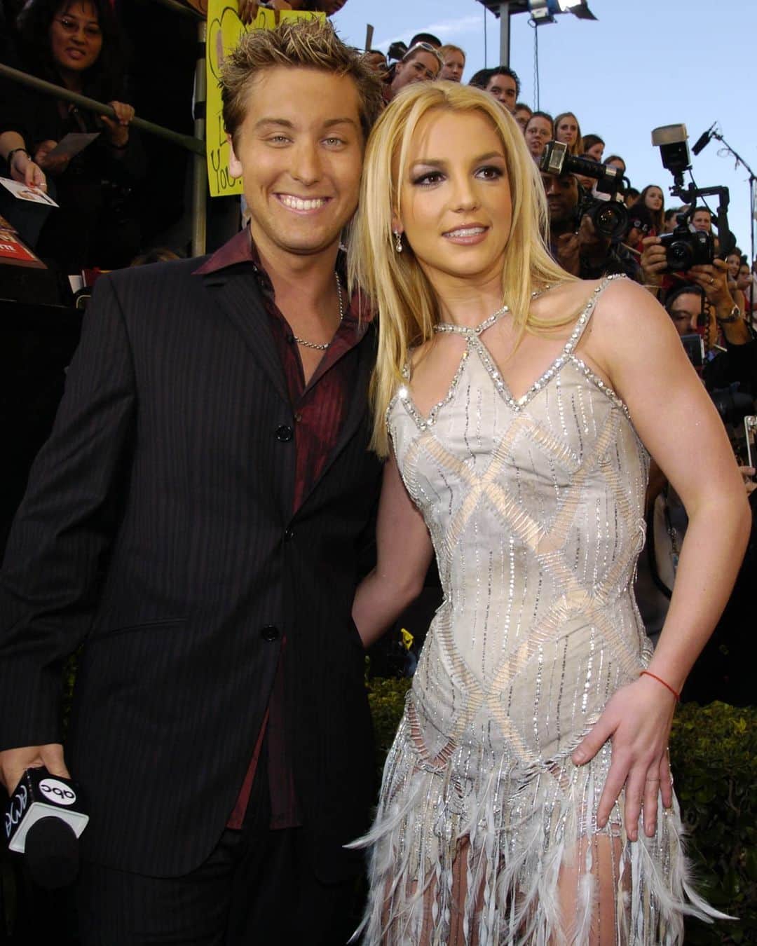 E! Onlineさんのインスタグラム写真 - (E! OnlineInstagram)「Lance Bass has spoken out about the #FreeBritney movement. Why he says he trusts her sister Jaime Lynn, and thinks "we should listen" to Britney, is at the link in our bio. (📷: Getty)」1月1日 7時30分 - enews