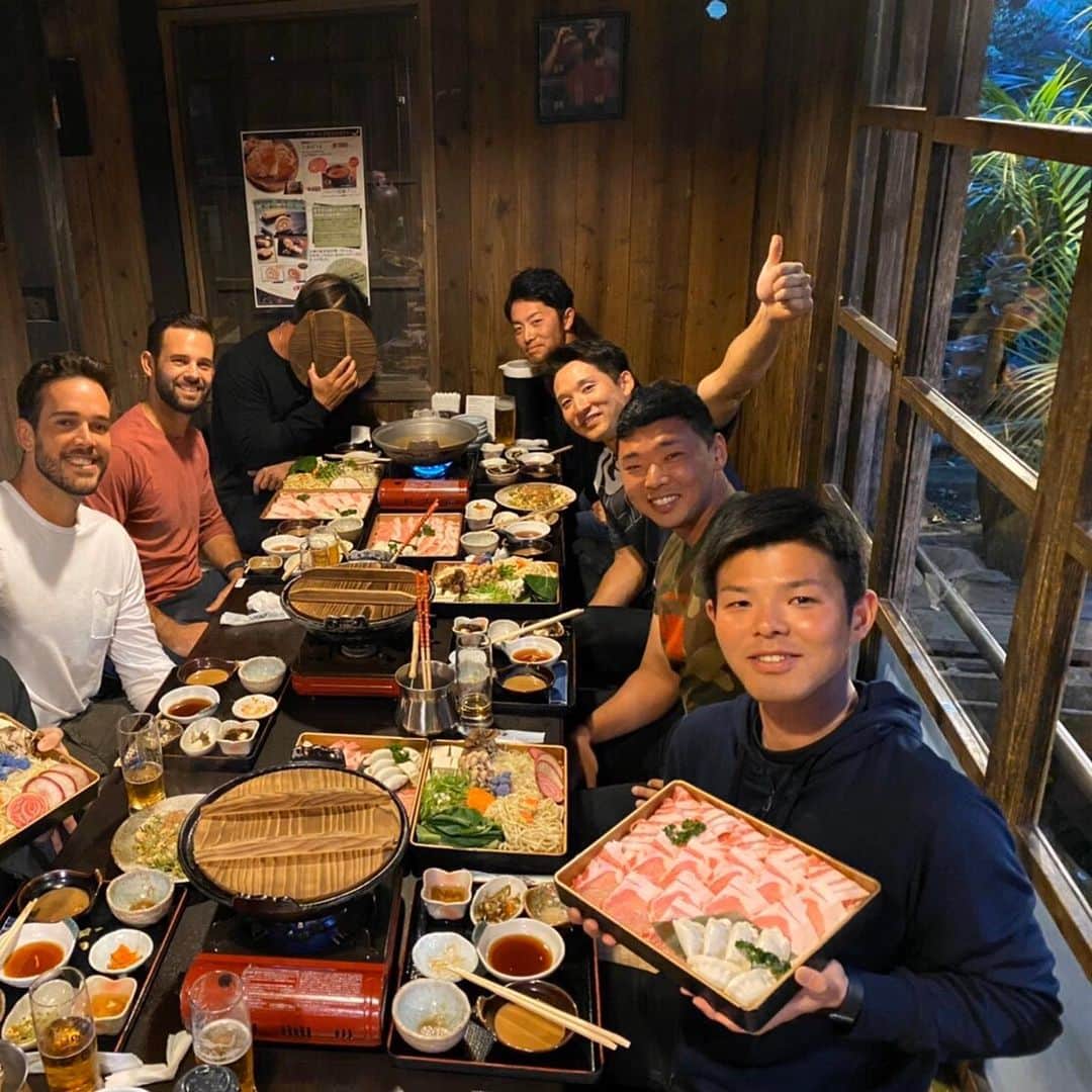 ニック・マルティネスさんのインスタグラム写真 - (ニック・マルティネスInstagram)「Thank you @fighters_official for giving me the opportunity to do what I love. For reigniting the passion I have for baseball! A special thanks to fighters fans for supporting me unconditionally the last 3 years! I love you all! You welcomed my wife and I with open arms and treated us so well! You also welcomed my baby girl who was born in Sapporo. Thank you to my translators who worked so hard to give me an amazing experience living in Japan! Sapporo will always feel like home to me and my family and promise to be back to show Vera-Chan where she was born. Let’s see what 2021 will bring us!」1月1日 7時35分 - nickmartinez22