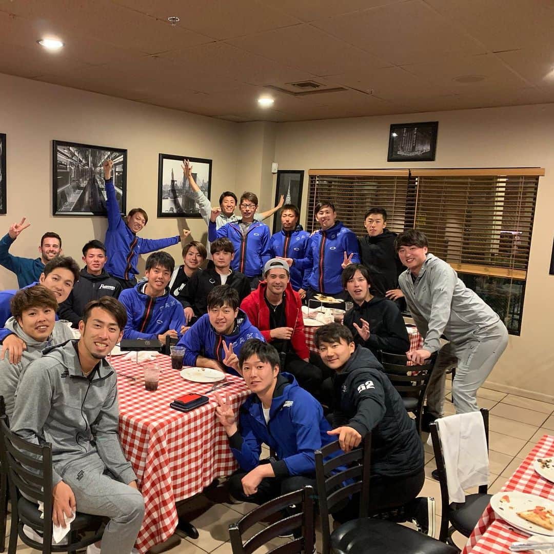 ニック・マルティネスさんのインスタグラム写真 - (ニック・マルティネスInstagram)「Thank you @fighters_official for giving me the opportunity to do what I love. For reigniting the passion I have for baseball! A special thanks to fighters fans for supporting me unconditionally the last 3 years! I love you all! You welcomed my wife and I with open arms and treated us so well! You also welcomed my baby girl who was born in Sapporo. Thank you to my translators who worked so hard to give me an amazing experience living in Japan! Sapporo will always feel like home to me and my family and promise to be back to show Vera-Chan where she was born. Let’s see what 2021 will bring us!」1月1日 7時35分 - nickmartinez22