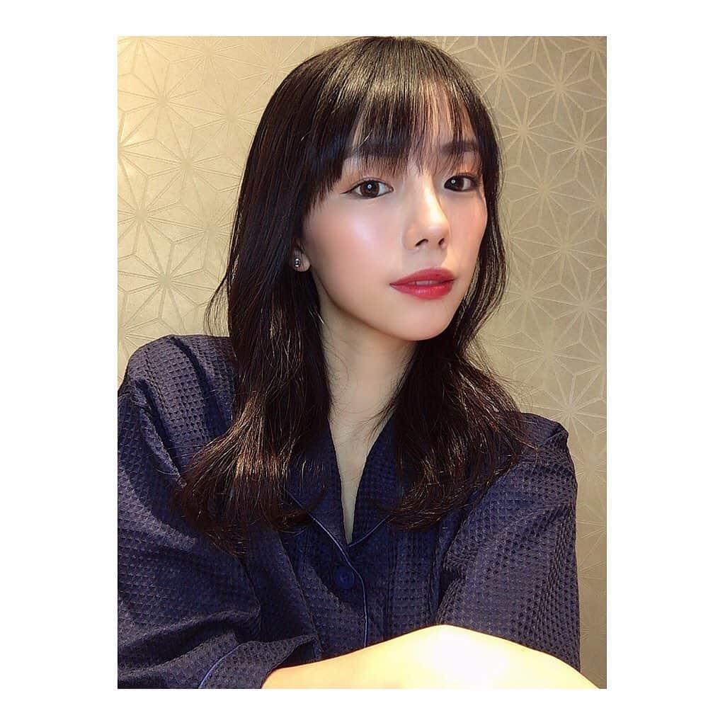 波妃美咲のインスタグラム：「おはようございます☀ スジちゃん風メイクをしてみました🇰🇷  #あけおめ #パジャマ #2021年  #スジちゃん #韓国メイク #KPOP #韓国女優メイク  #アイドル #波妃美咲」