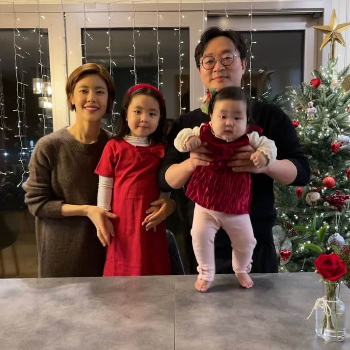 イ・ユンジのインスタグラム：「#2021년#라쏠네신년인사#새해부디🙏」