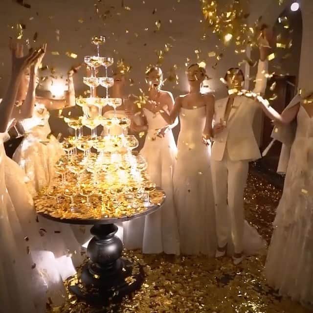 Monique Lhuillierのインスタグラム：「Twirling into the New Year! 🥂✨ #moniquelhuillier」