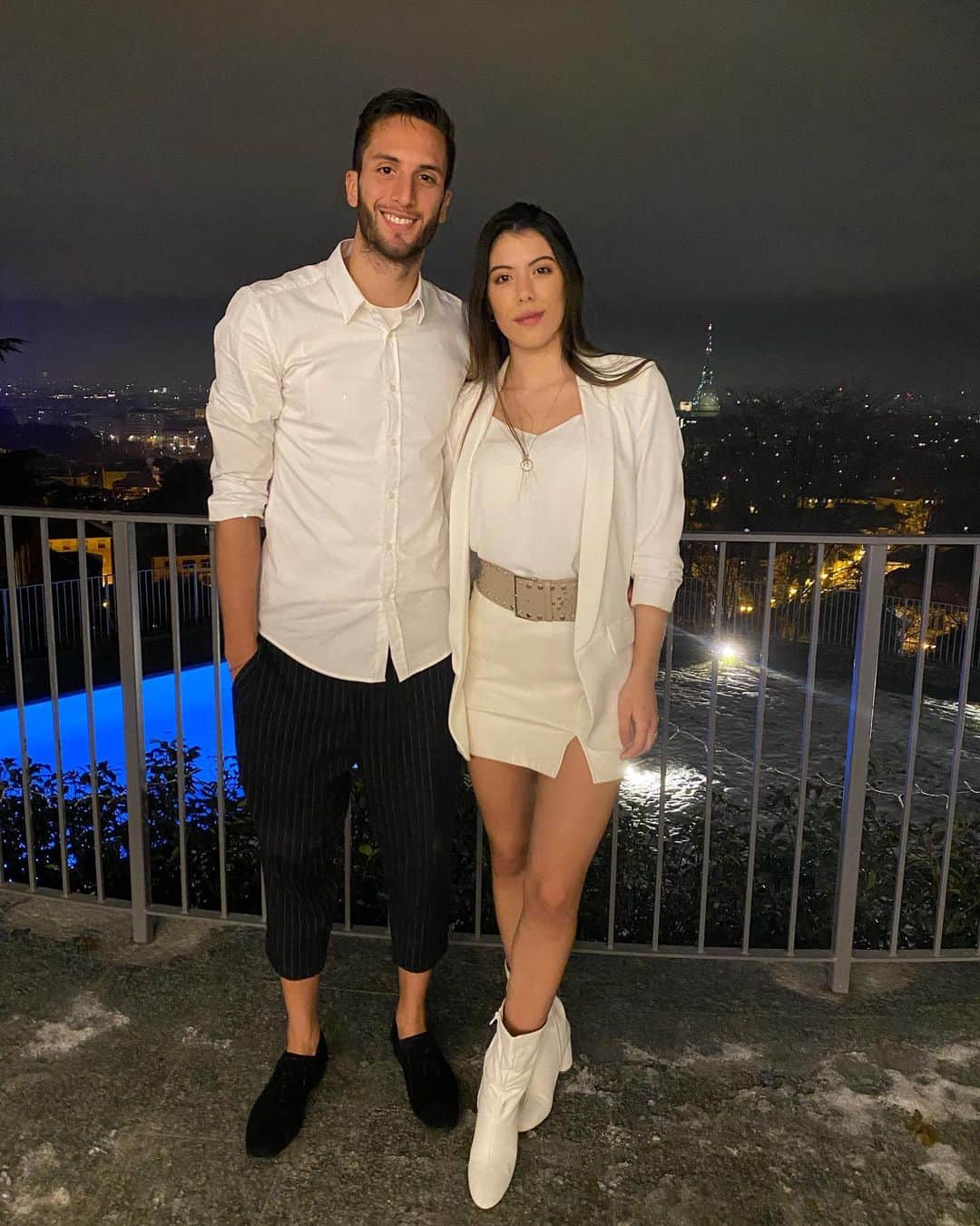 ロドリゴ・ベンタンクールのインスタグラム：「🥂🍾」