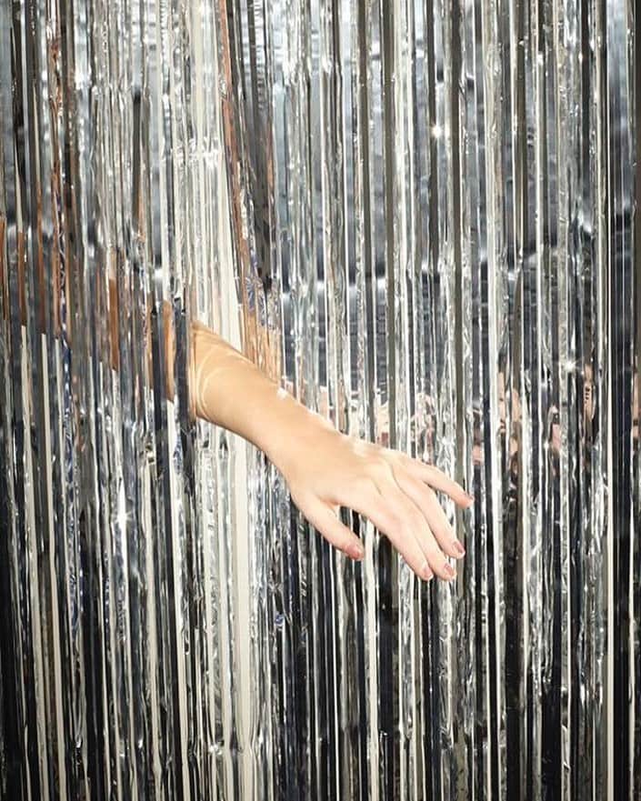 のインスタグラム：「feeling festive🎉  #newyearseve #celebrate #2021 #holidays #party #inspo」