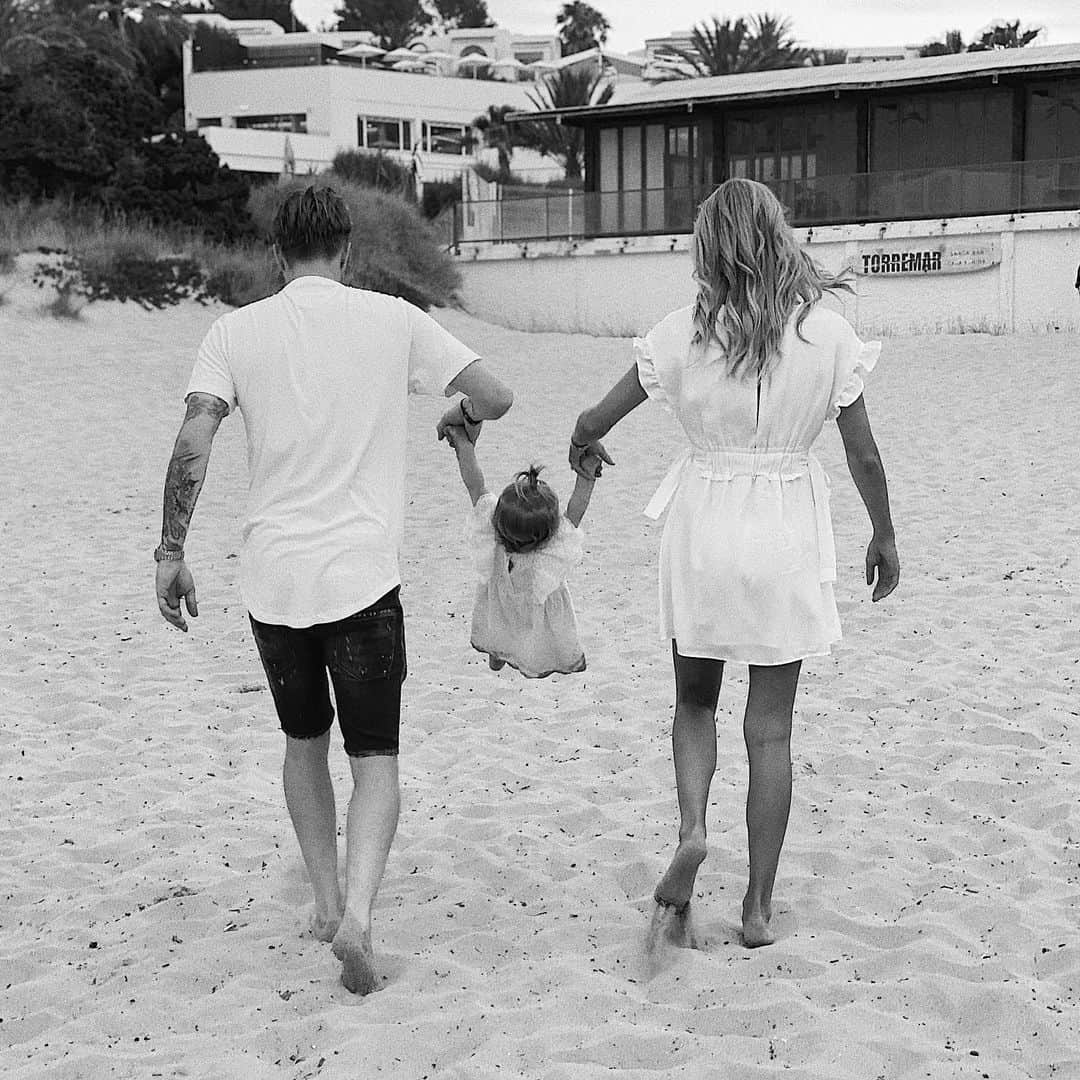 マルコ・ロイスのインスタグラム：「#2021 we are coming🦁 #healthy #positivevibes」