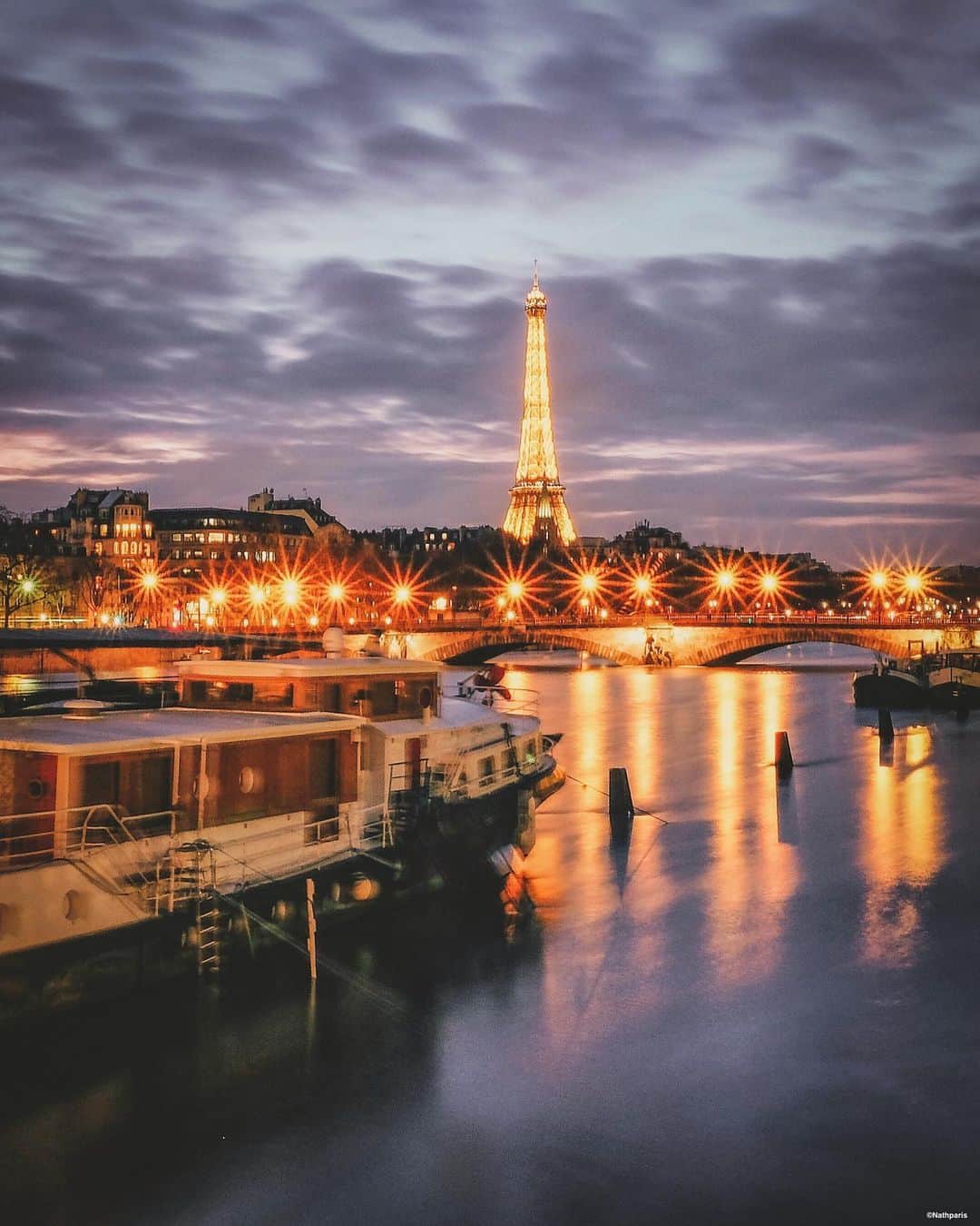 nathparisさんのインスタグラム写真 - (nathparisInstagram)「BYE 2020,  SEE YOU IN 2021 🎉 . Bonne année à tous 💛🎉 . Happy New Year 💛🎉」1月1日 8時16分 - nathparis