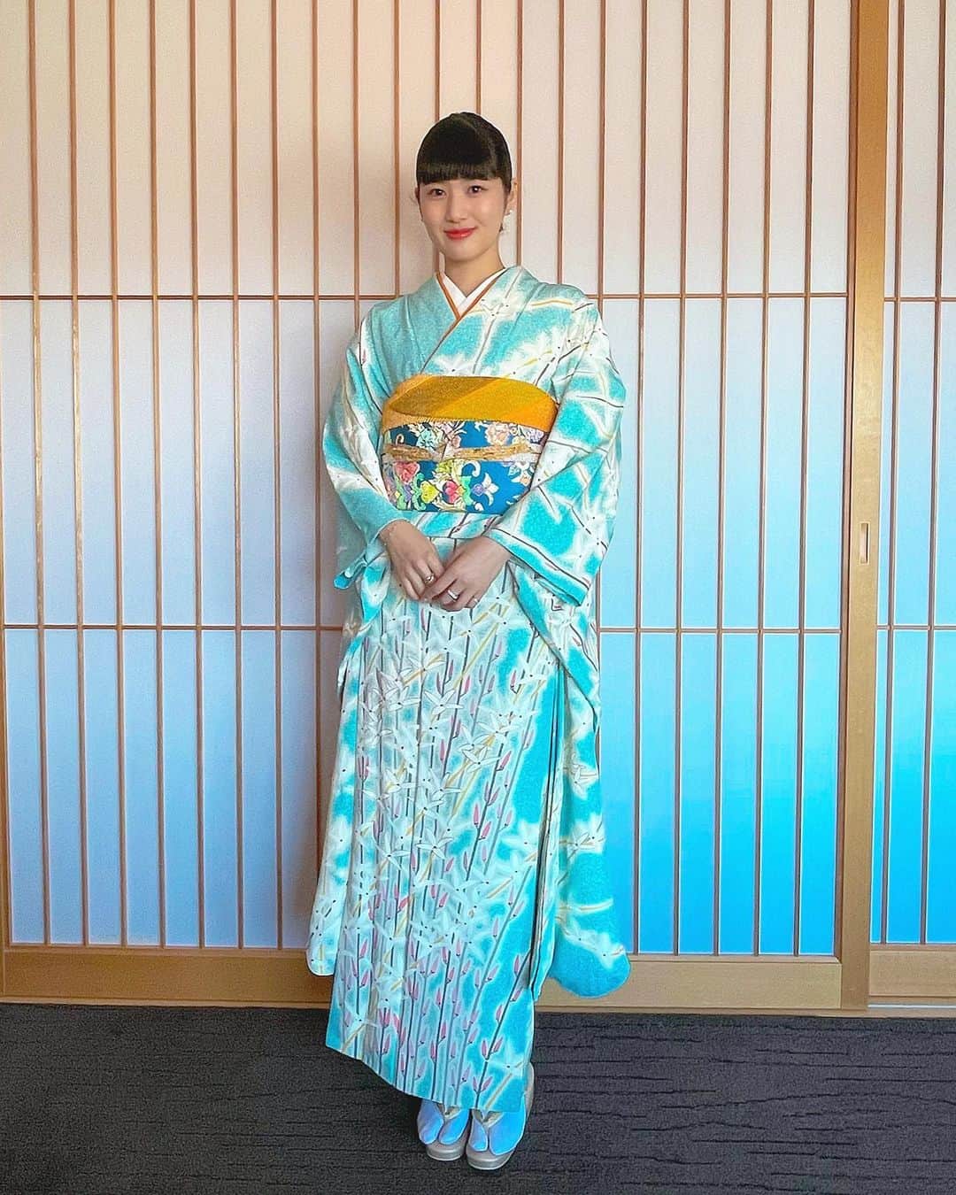 のインスタグラム：「明けましておめでとうございます🎍🌅🐮✨ 今年も宜しくお願い致します♪  2021年はまた大きく進歩できる年にします💫 皆様にとって、良い一年となりますように🙏🏻🌈  Hope everyone stays safe and healthy, and happy with your family or loved one✨ Wishing you all a happy new year!🌞❤️」