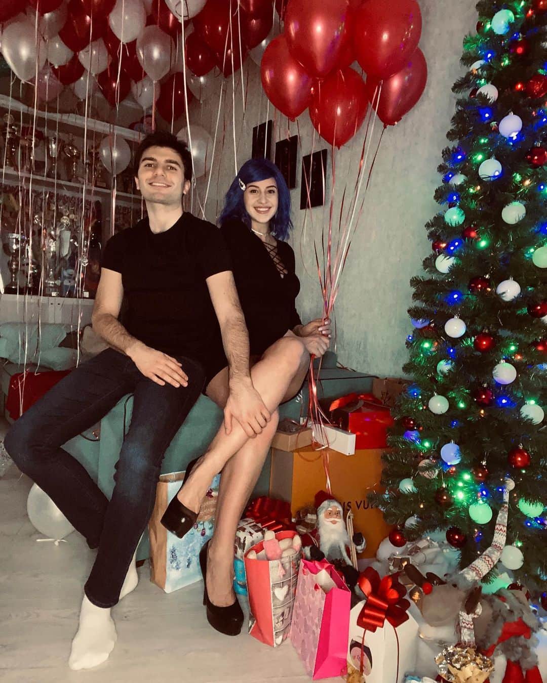 ヤナ・イグリアンさんのインスタグラム写真 - (ヤナ・イグリアンInstagram)「🎄С Новым годом дорогие !!」1月1日 8時32分 - egorianiana