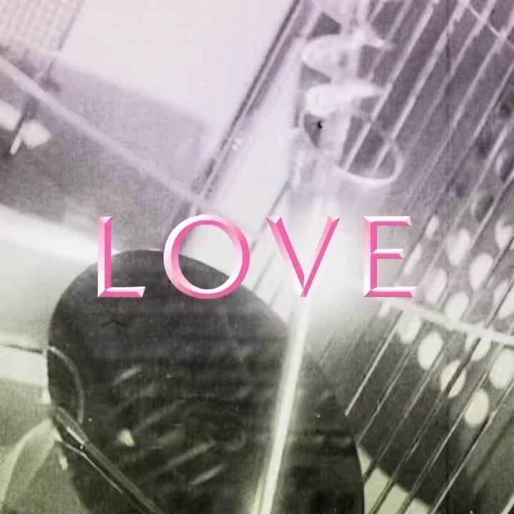 LOVE MAGAZINEのインスタグラム：「See you again soon 🖤」