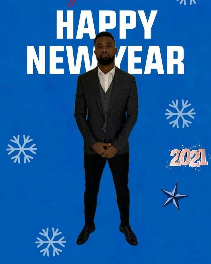 オーレリアン・シェジュのインスタグラム：「Happy New Year... yeni Yılınız mutlu olsun ... Bonne année... Feliz año Nuevo... 2021.  #2021」