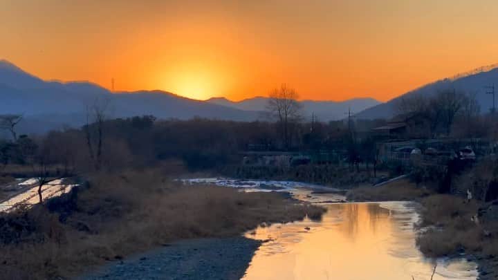 suna（ソナ）のインスタグラム：「집앞에서 해돋이 보기🌞」