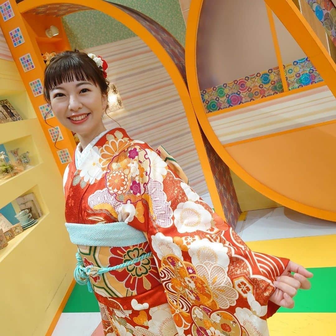 宮﨑玲衣さんのインスタグラム写真 - (宮﨑玲衣Instagram)「* あけまして おめでとうございます🎍 今年もよろしくお願いします💓 #2021 #kimono #とびっきり #霜降り明星のあてみなげ」1月1日 8時48分 - rei__miyazaki