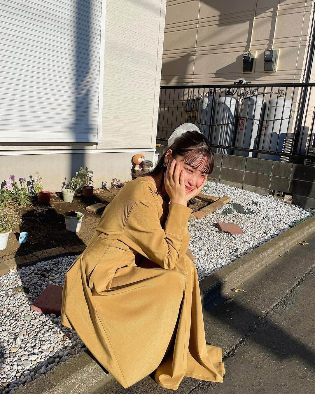 久保乃々花さんのインスタグラム写真 - (久保乃々花Instagram)「あけましておめでとうございます🎍  2021年もよろしくお願いします🐮  今日はいつもより女の子感max！笑  大きめシュシュ可愛いい〜🥺  #ワンピース #ootd #今日のコーデ #ボブ #ボブアレンジ #ガーリー #彼女感 #シュシュ #ハーフアップ」1月1日 19時54分 - kubononoka__gram