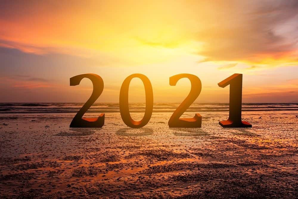 ハンナ・クインリヴァンのインスタグラム：「Happy New year! Hope 2021 would be a better year for everyone.但最重要的還是要健康快樂！  2021的第一天你們都做了些什麼事呢～  #我睡到自然醒 ✌🏻 #2021我期待你！#希望是叱咤風雲的一年」