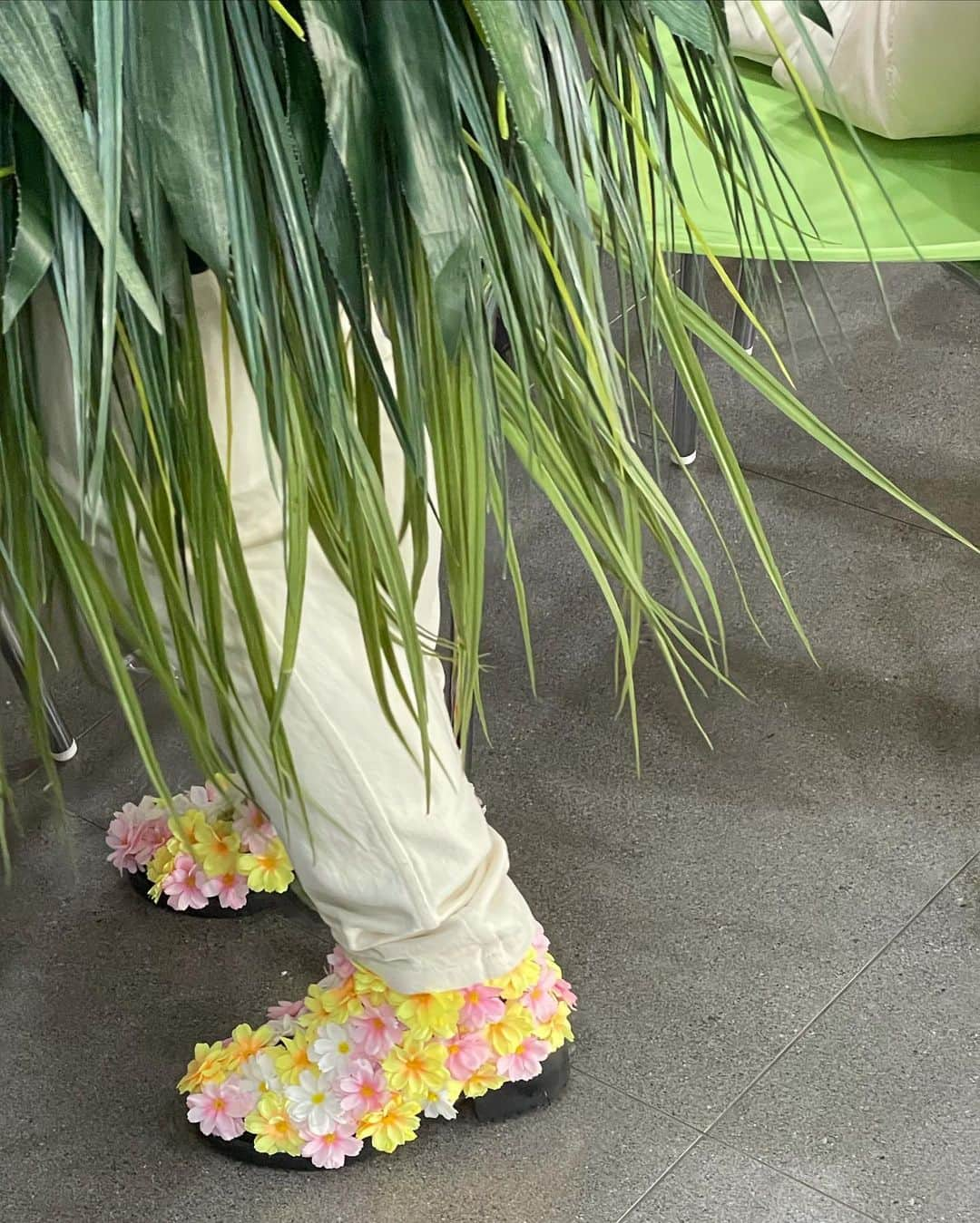 ソン・ナウンさんのインスタグラム写真 - (ソン・ナウンInstagram)「새해의 시작을 갬성캠핑과🌴 오늘밤9시 jtbc」1月1日 18時19分 - marcellasne_